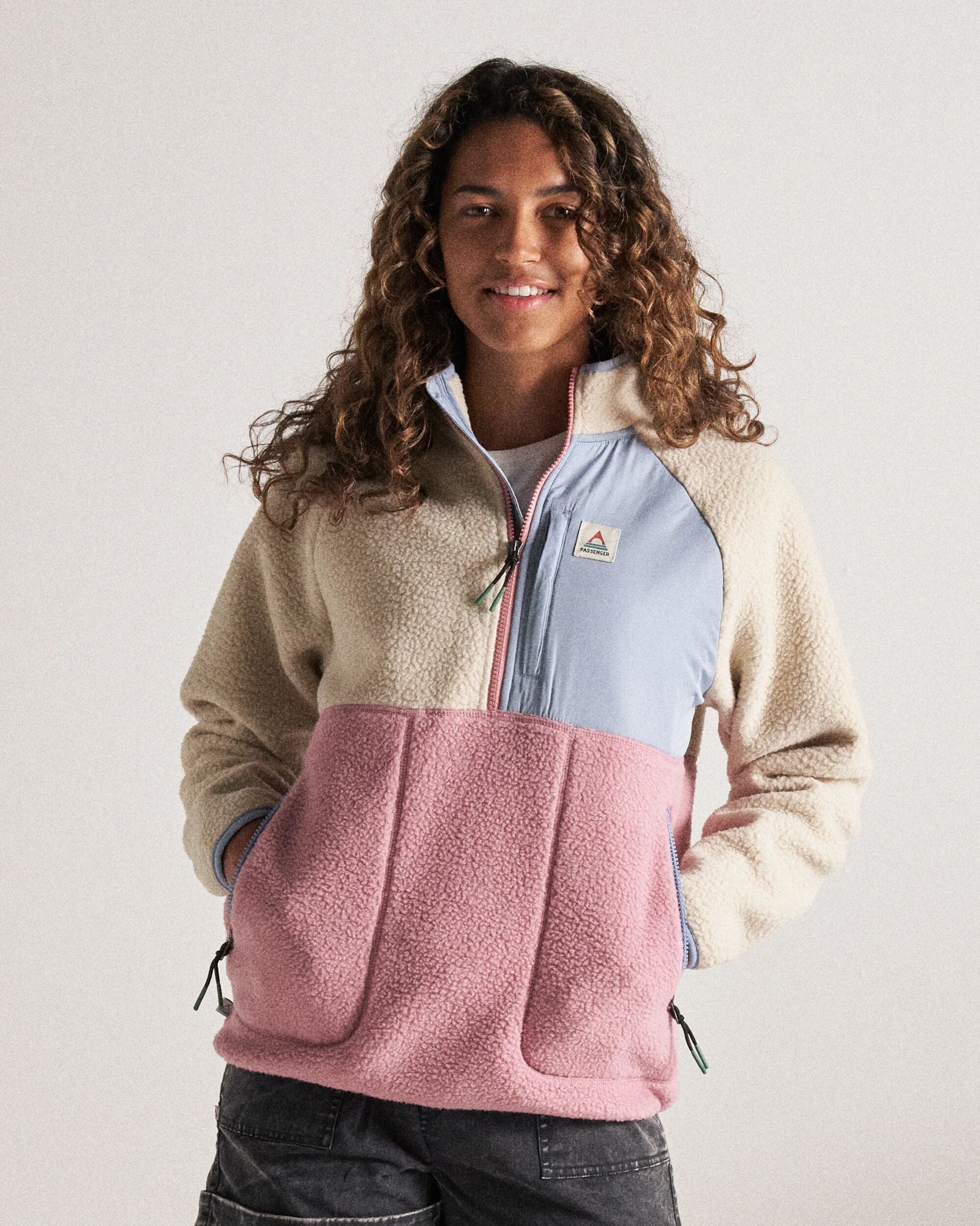 Home Sherpa Fleece - Oatmeal/Pink haze - Studio Model
