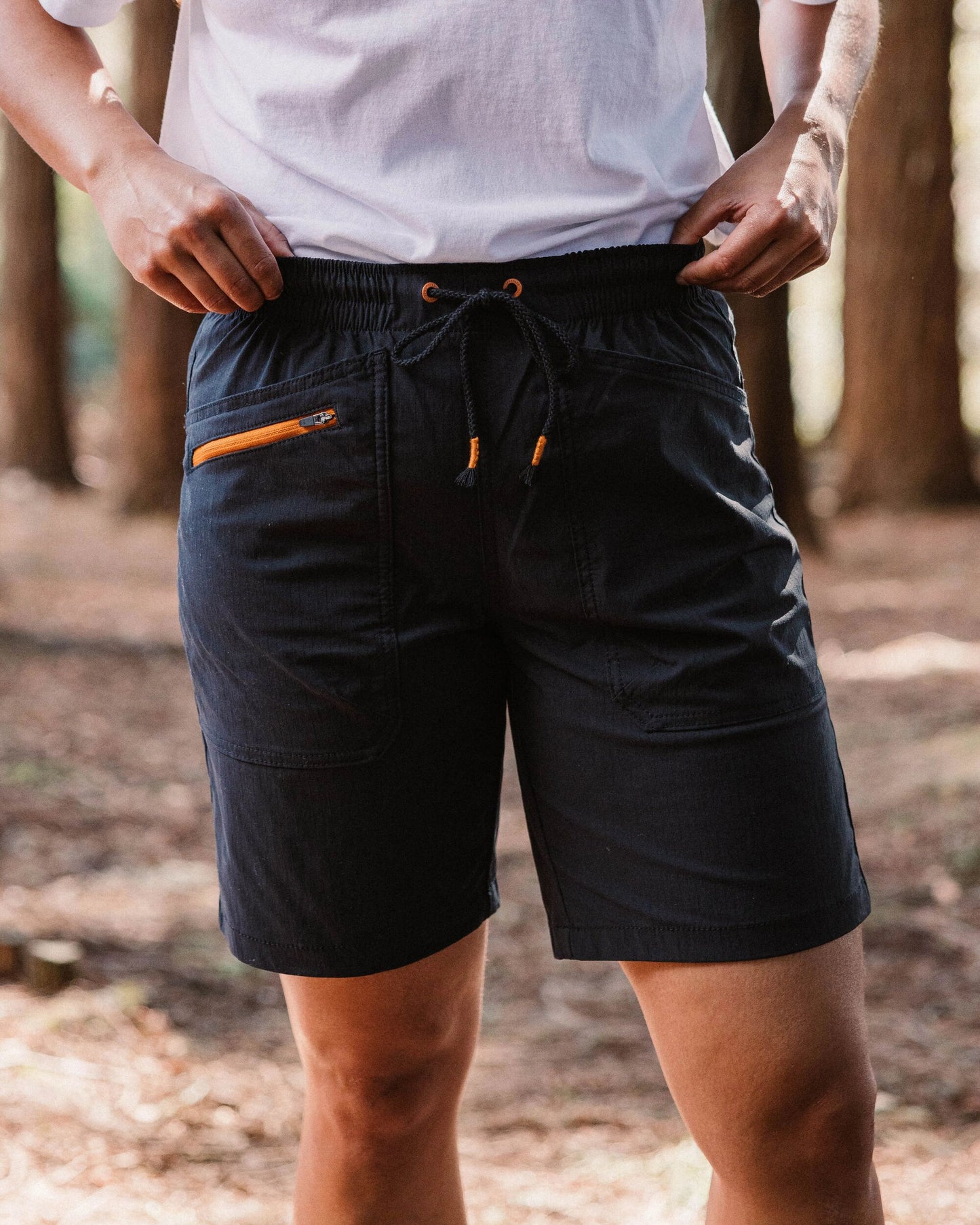 Hydrilla Long Short - Black - Lifestyle