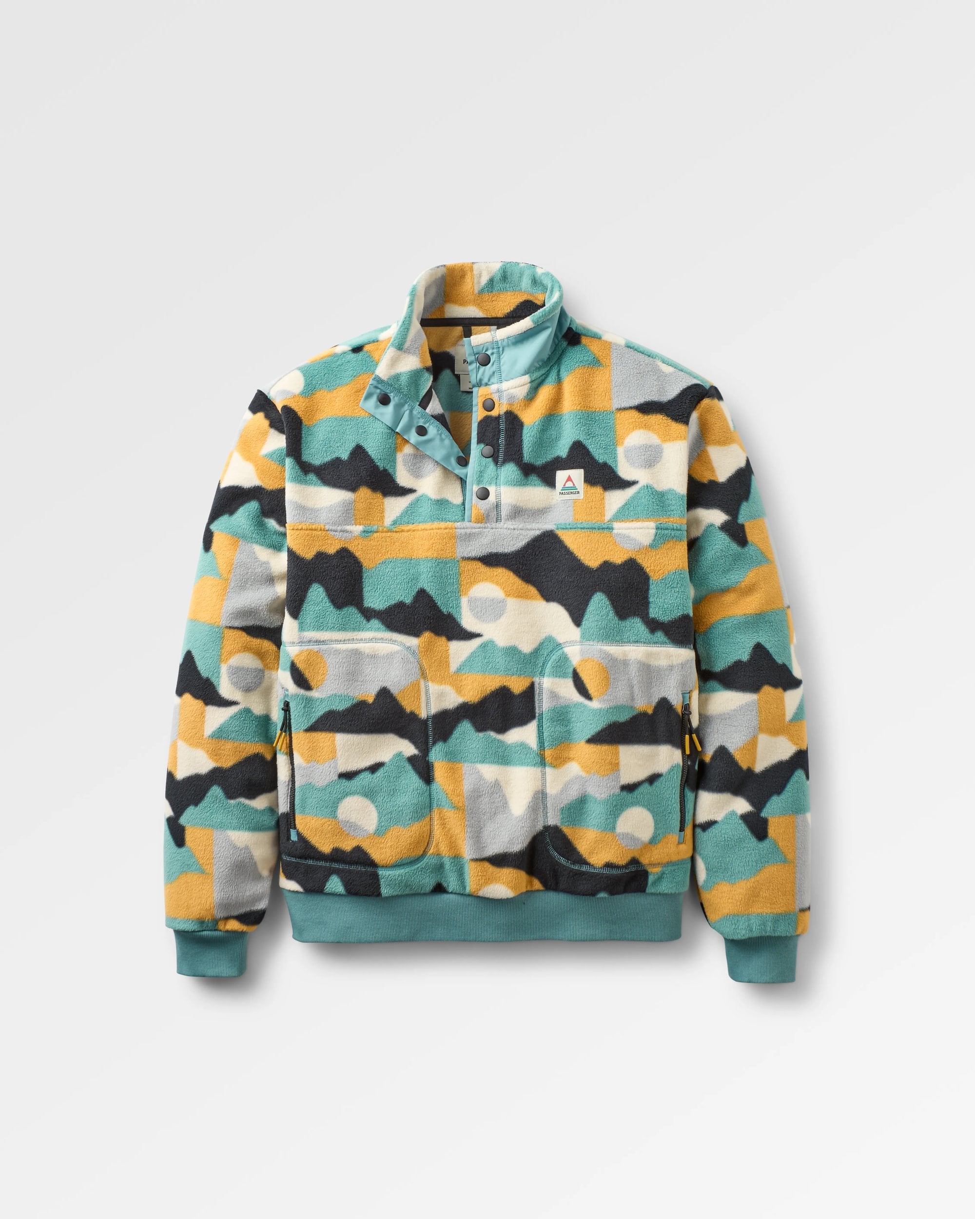 Take It Easy Polar Fleece - Vista Patchwork Arctic - Flatlay