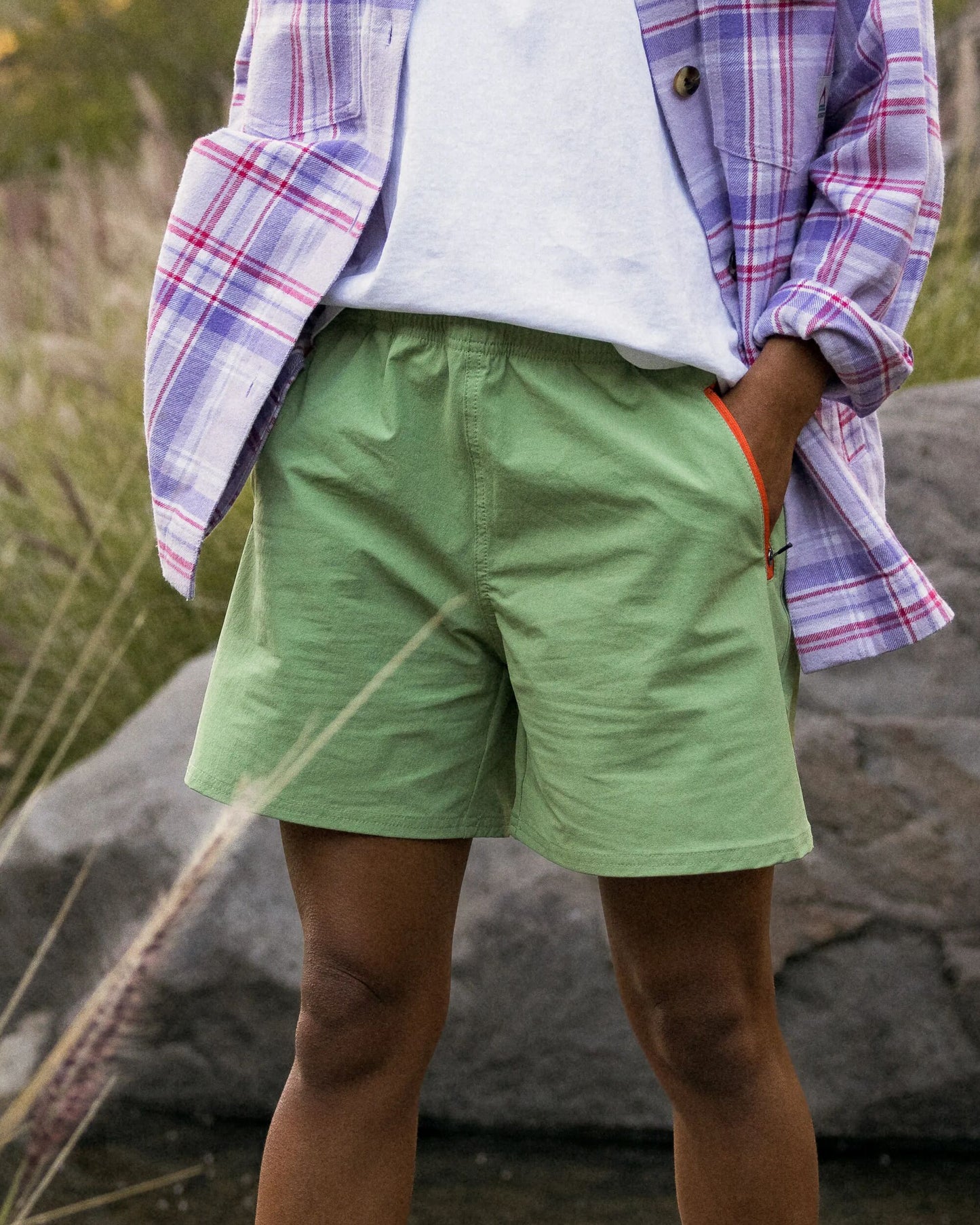 Flaris Netplus® All Purpose Short - Stem Green - Lifestyle