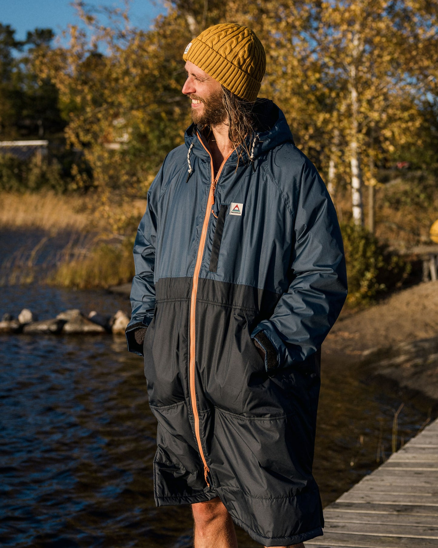 Male_Waves Recycled Sherpa-Lined Changing Robe - Dark Denim/ Deep Navy