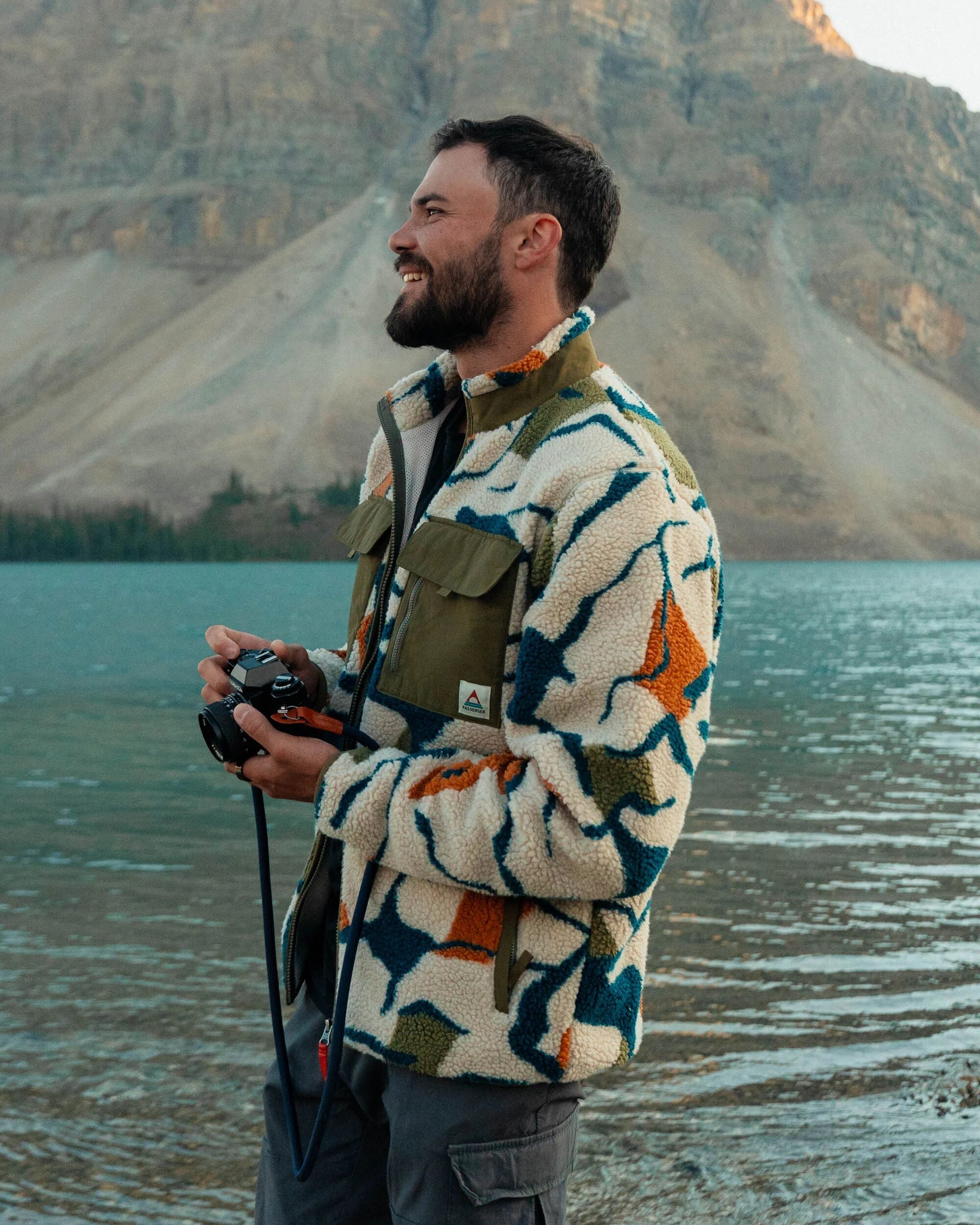 Valiant Deep Pile Fleece - Abstract Trails Pebble Grey - IGC