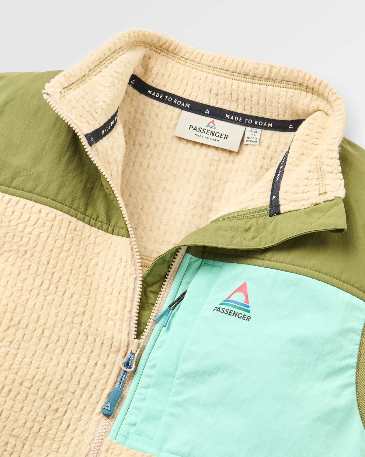 Venturescape Women's Recycled Vest - Desert/Clover - Flatlay