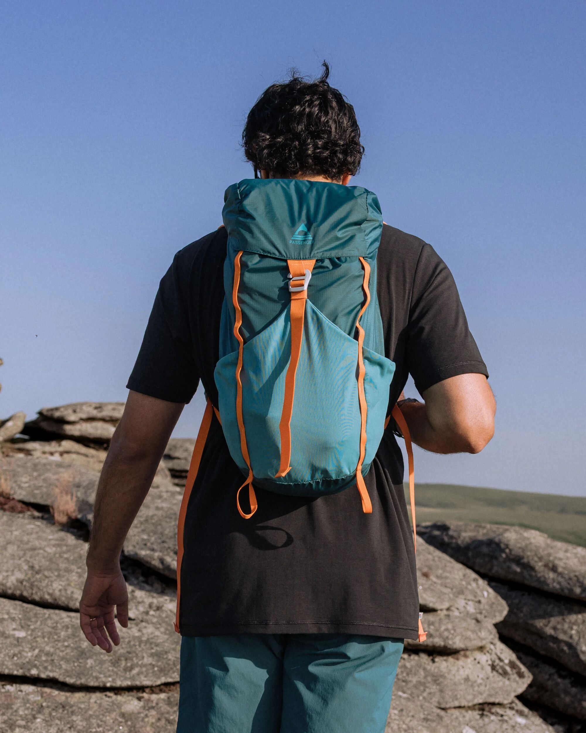 Travelscape Light 24L Backpack - Mediterranean/ Ocean Teal - Lifestyle - Male