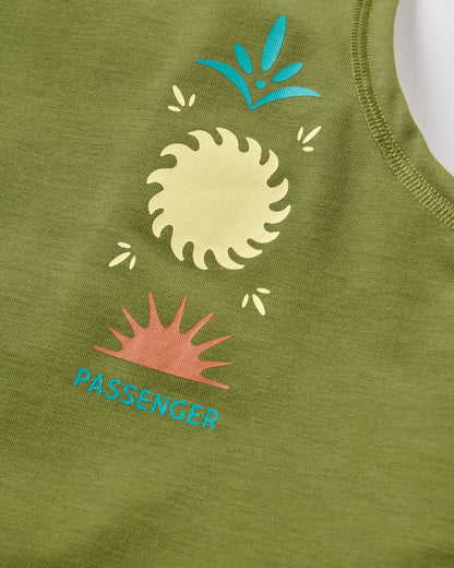 Zenith Active Vest - Clover - Flatlay