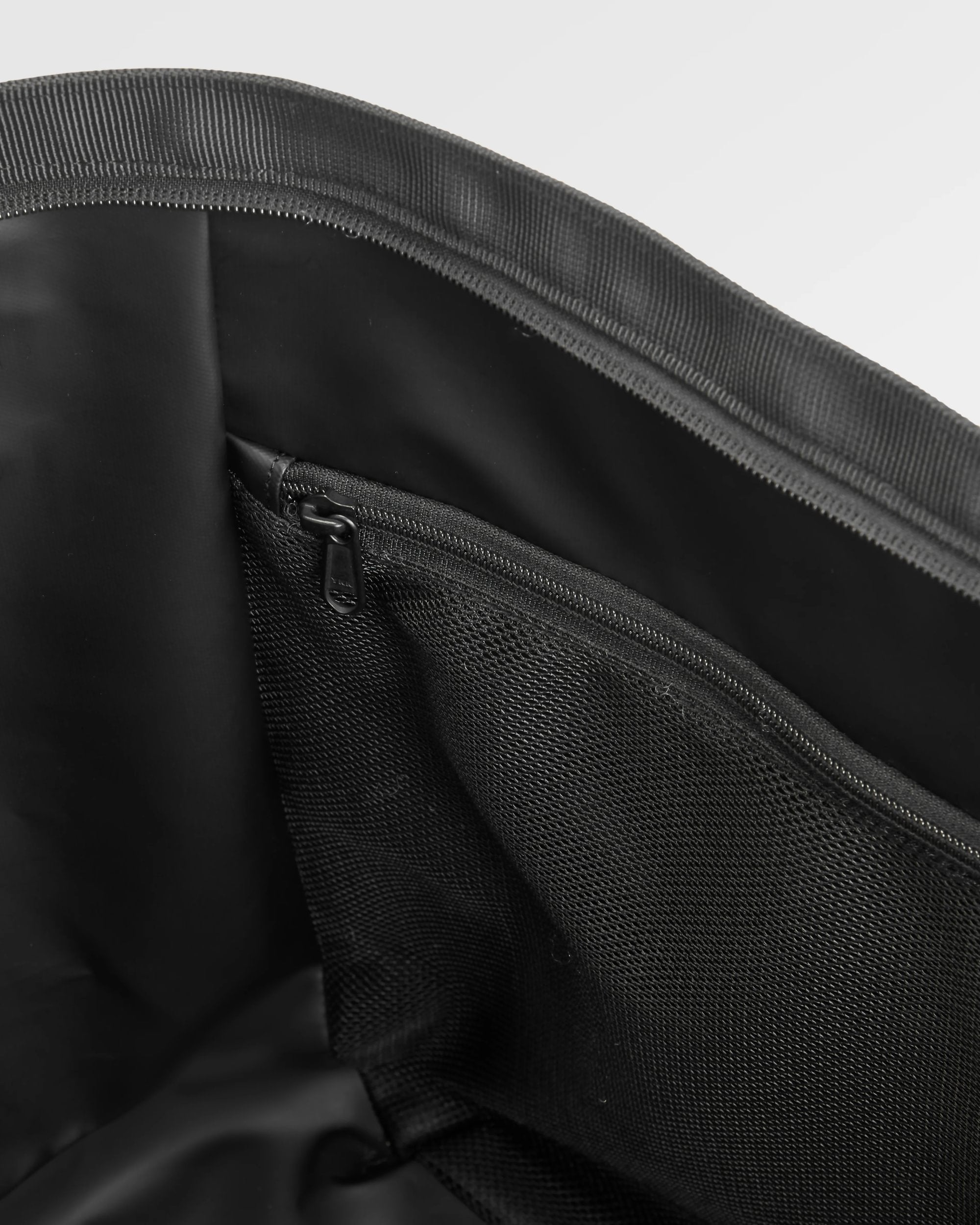 Boondocker Gear Tote 48L  - Black - Flatlay