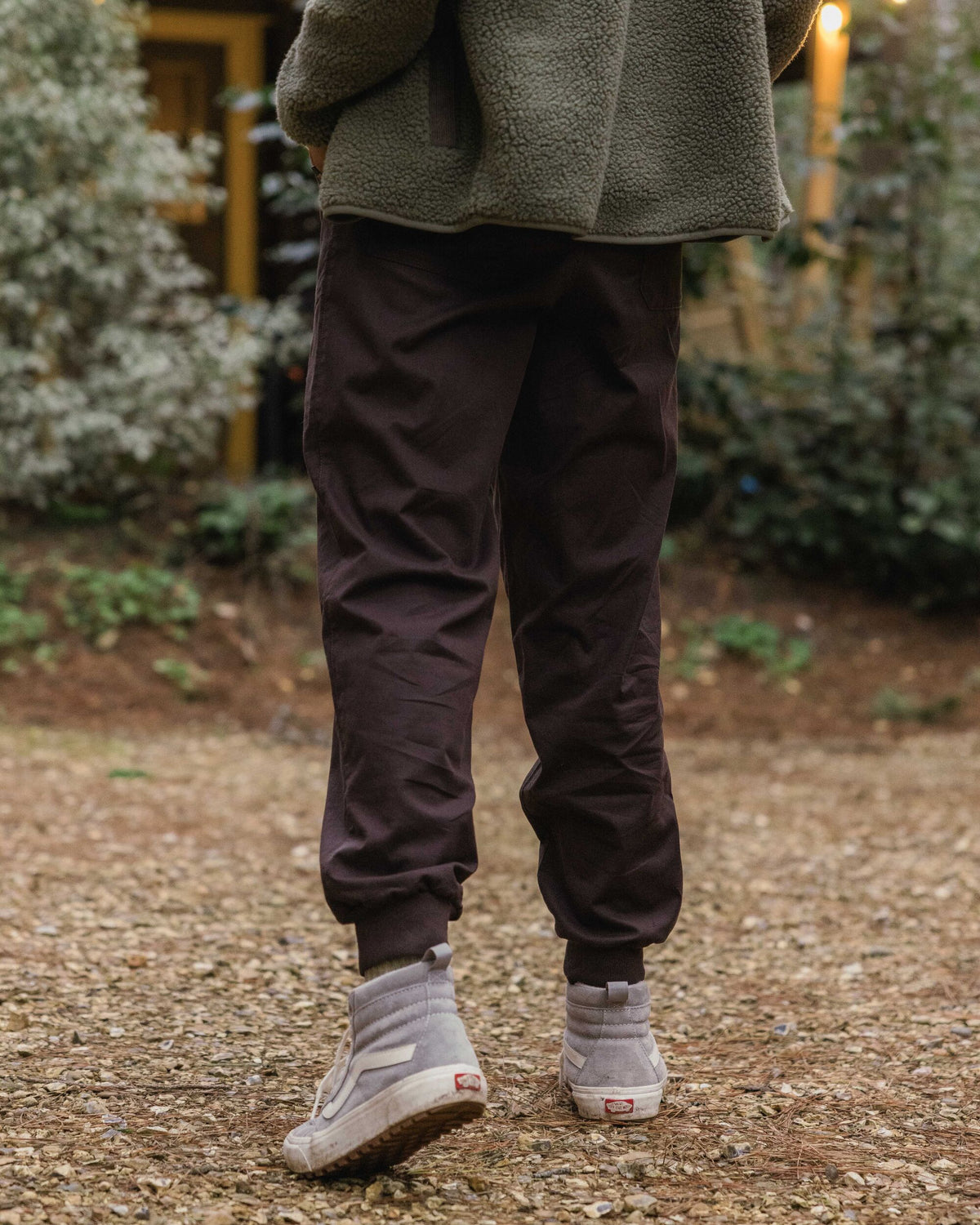 Hydrilla Jogger - Espresso - Lifestyle