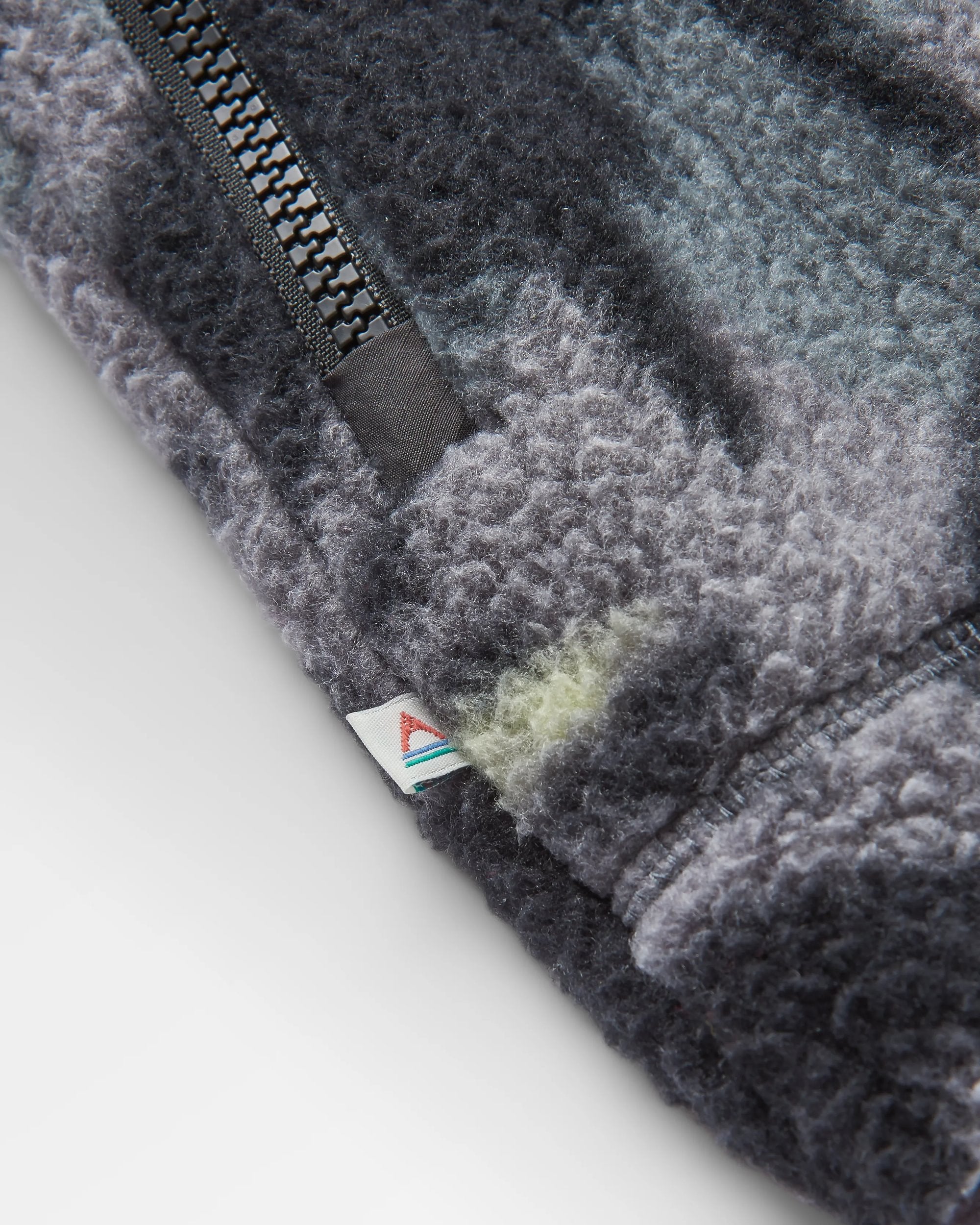 Offgrid 1/2 Zip Recycled Sherpa Fleece - Abstract Mountain Charcoal - Flatlay