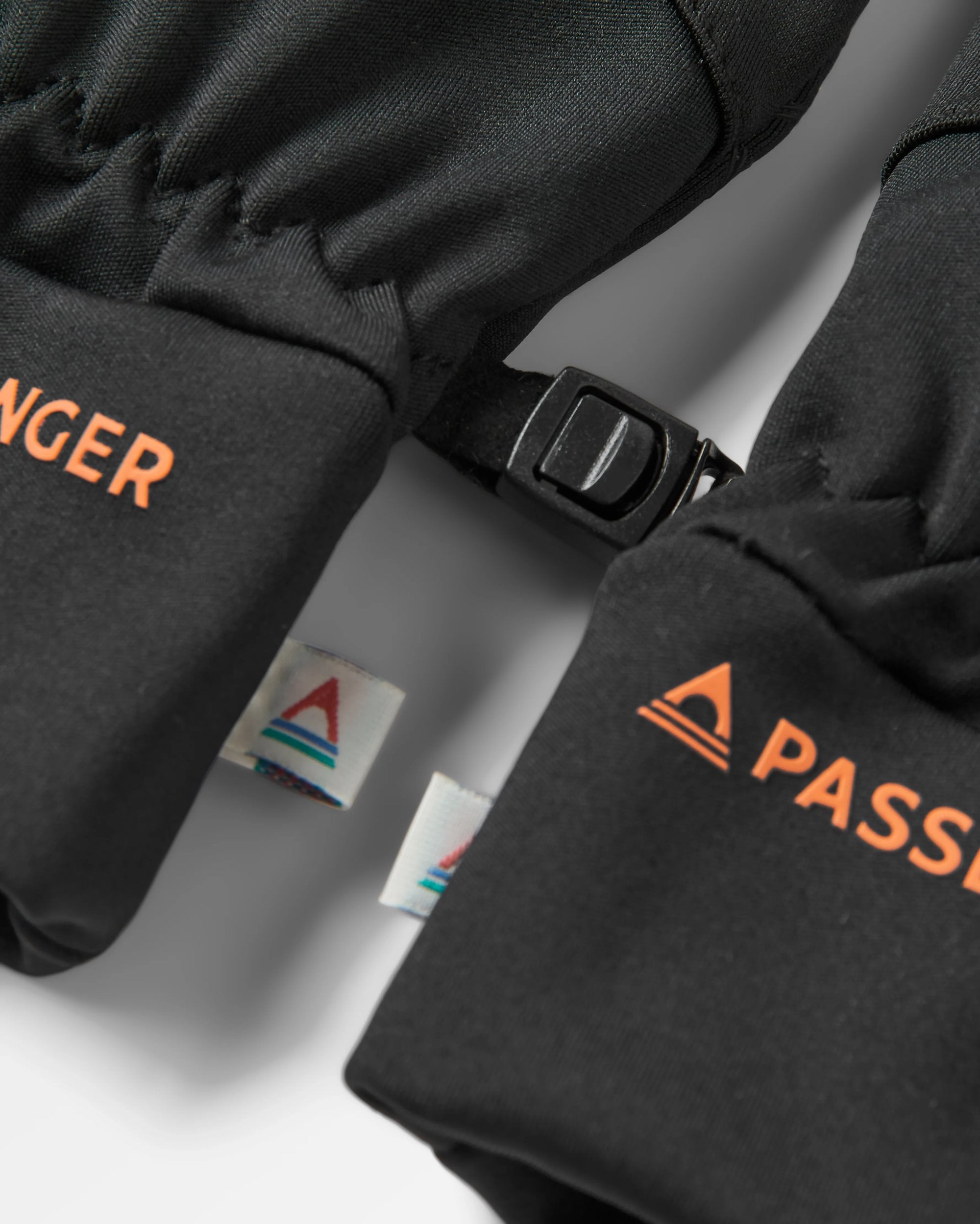 Jacks 2.0 Recycled Touch Screen Gloves - Black - Flatlay