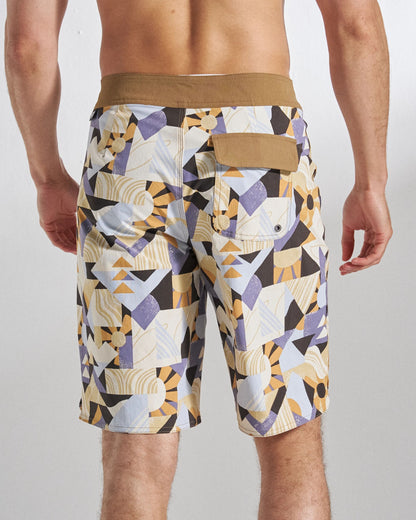 Cruiser Netplus® 21" Boardshort - Sun Patch Desert - Studio Model