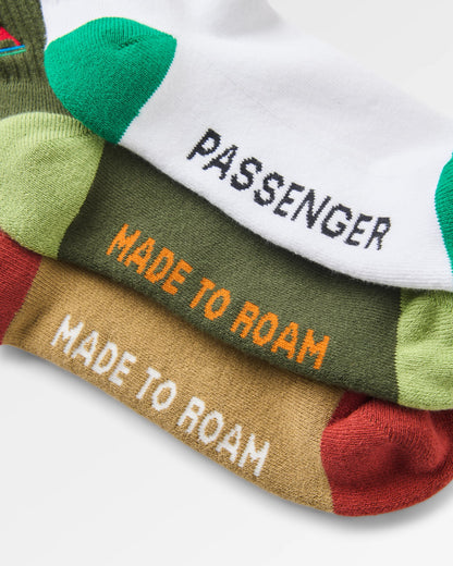 Classic Midweight Crew Socks Bundle - Khaki/White&Greenlake/Biscuit - Flatlay