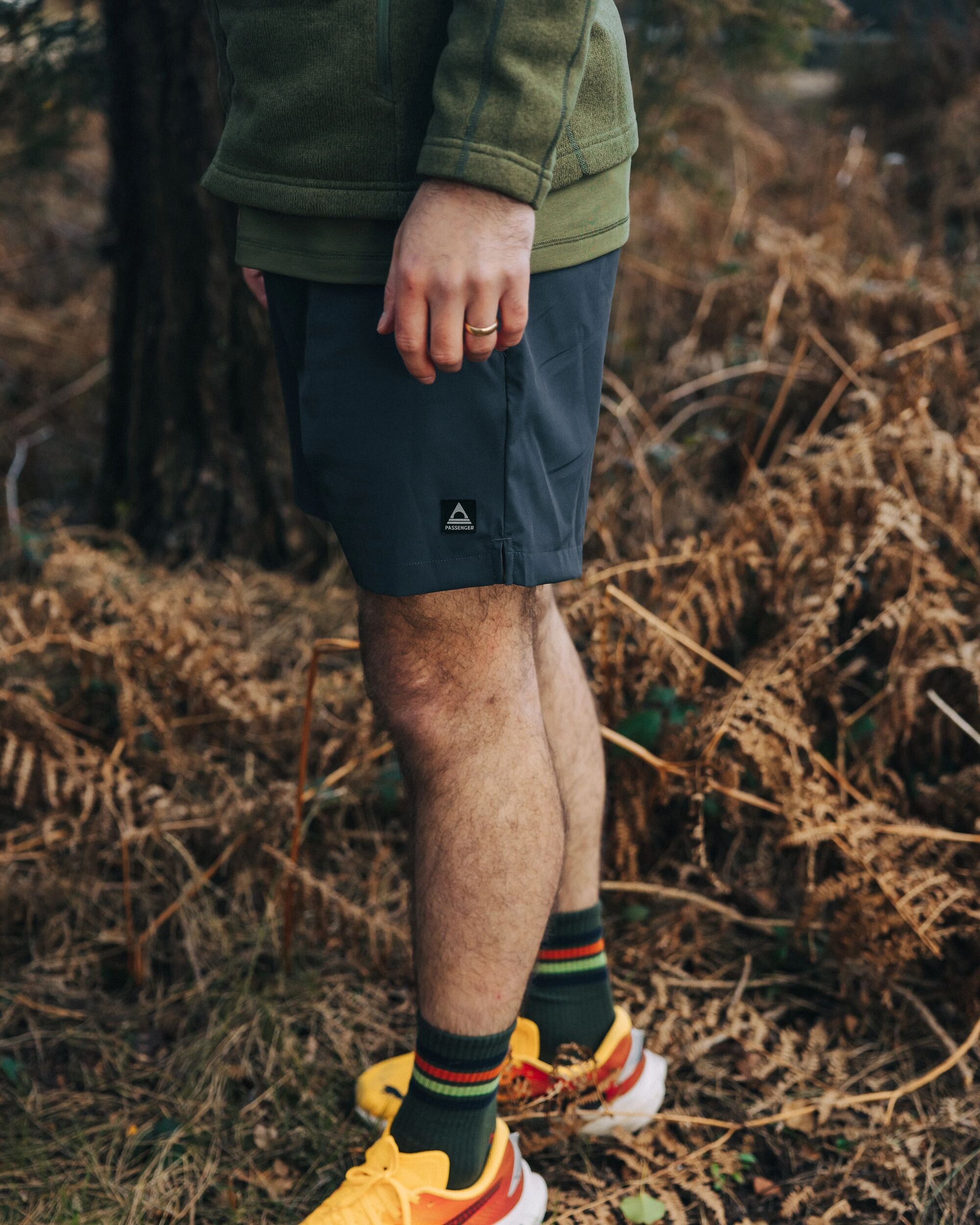 Sandune Trail Short - Charcoal - Lifestyle