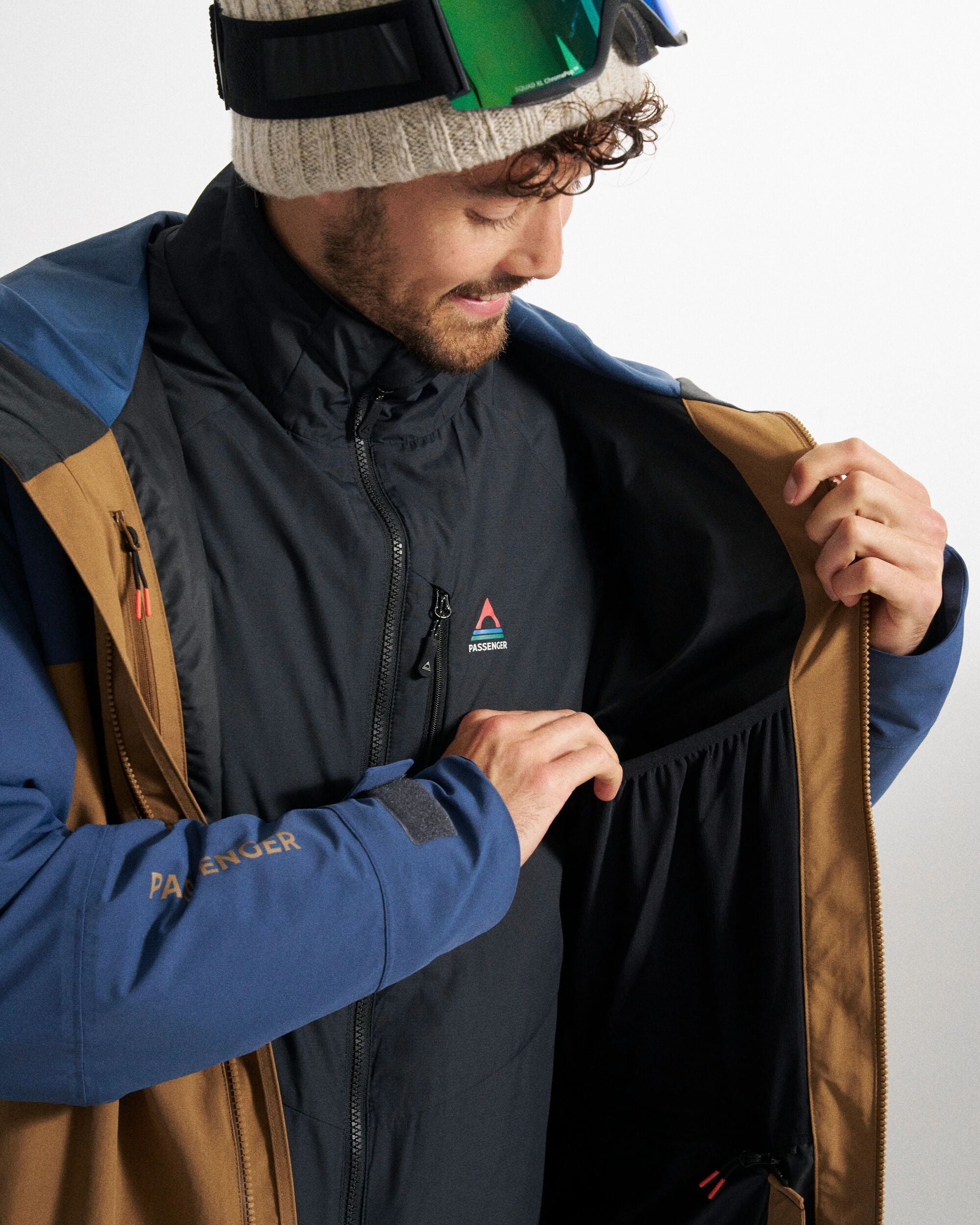 Snowscape Men's Recycled Jacket - Dark Denim/Toffee - Studio Model