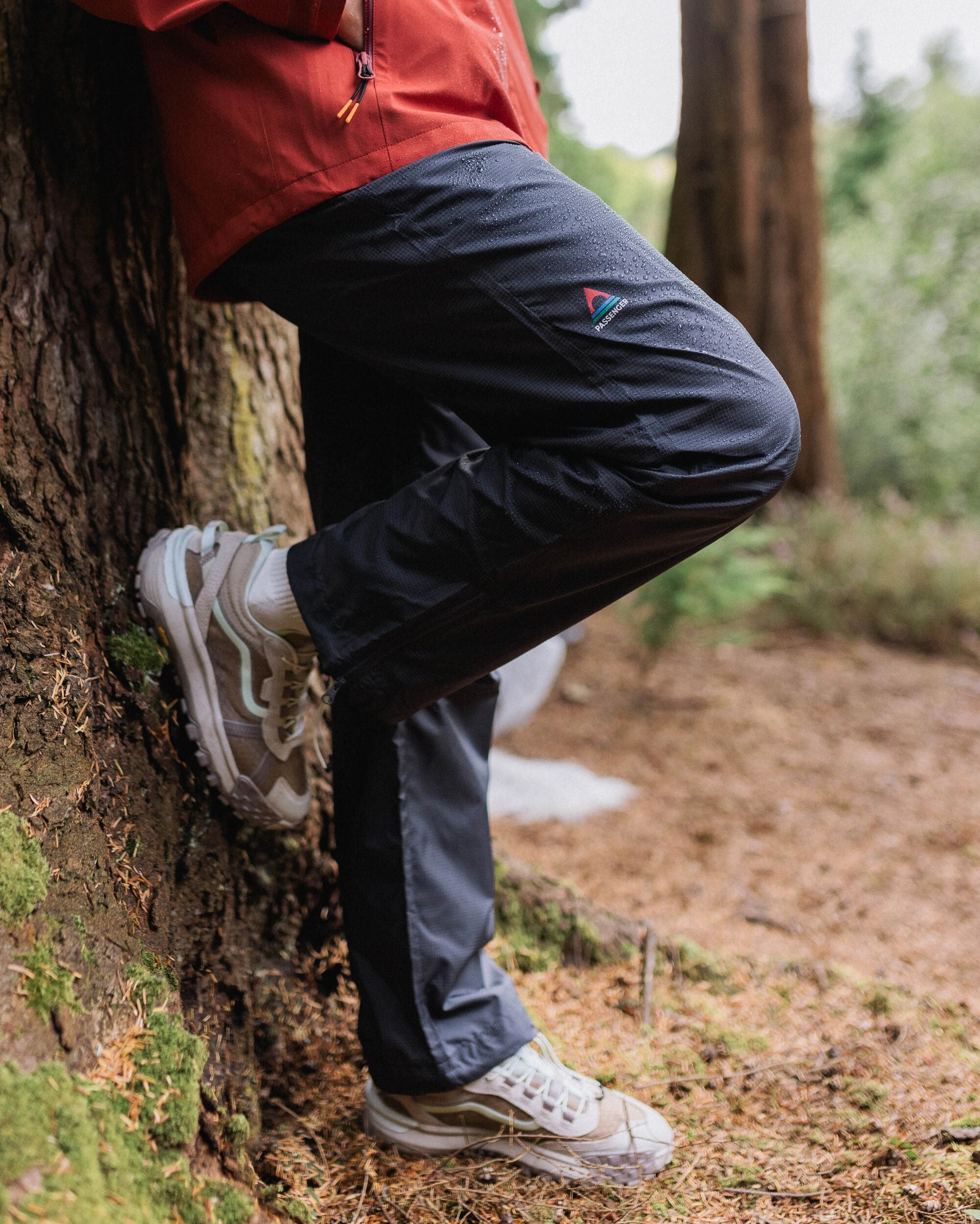 Viento Recycled Windshell Trouser - Charcoal - Lifestyle