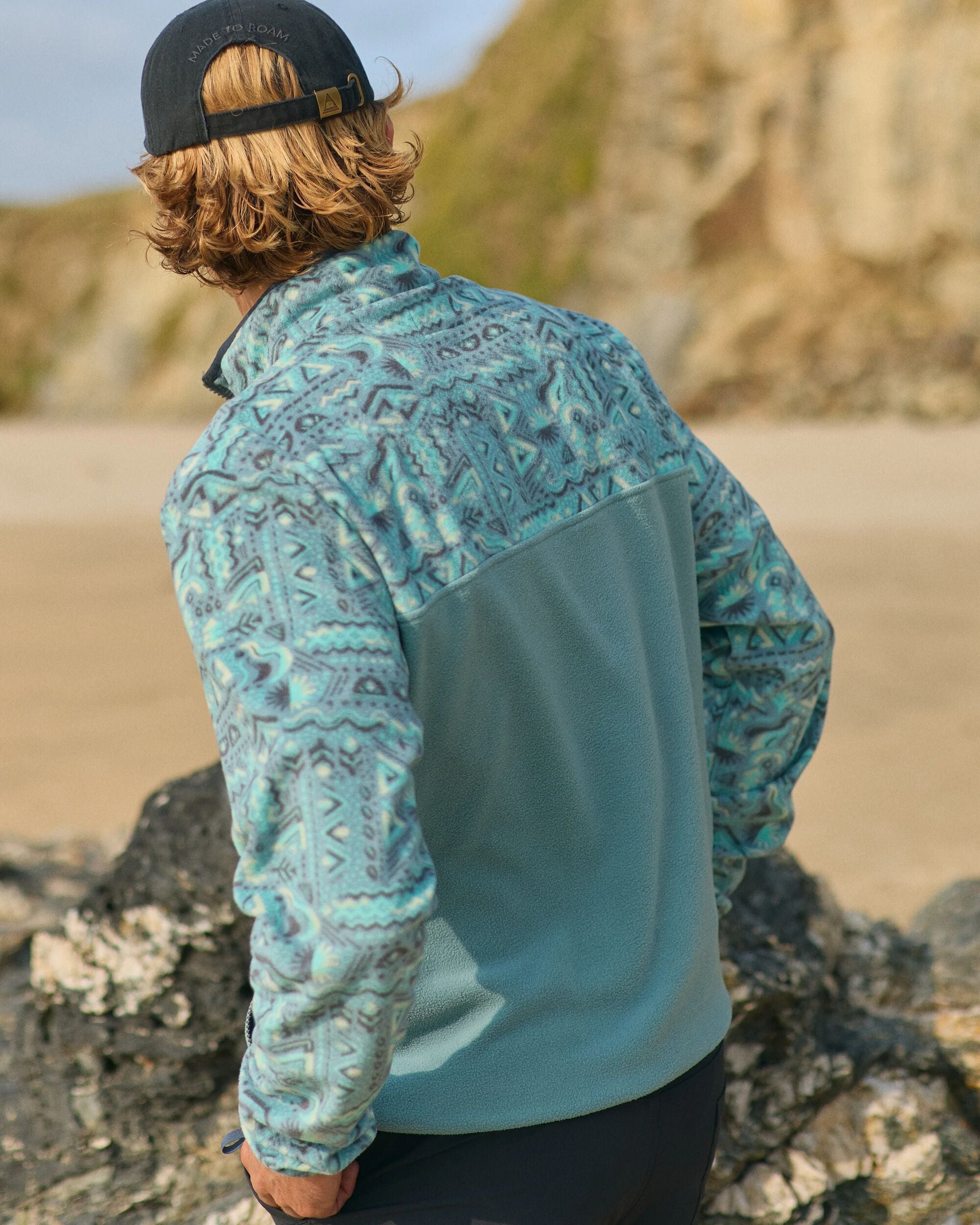 Set Off Recycled 1/4 Polar Fleece - Elemental Geo Arctic - Lifestyle