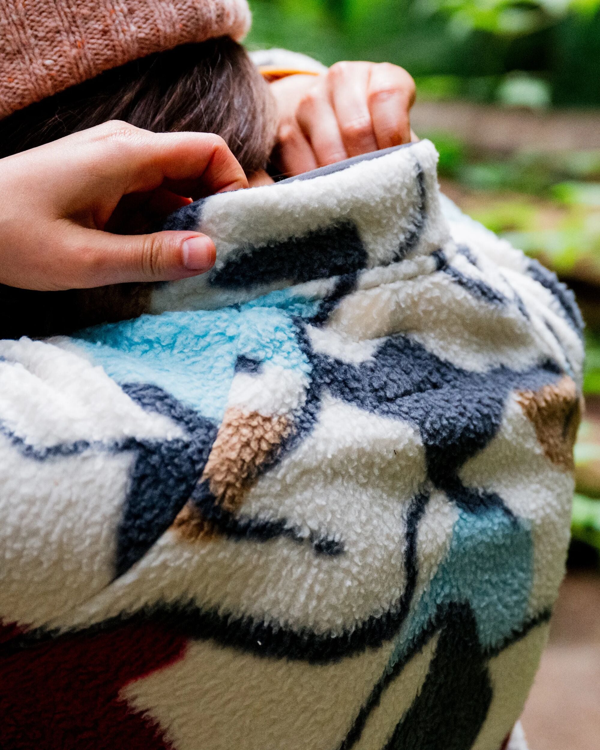 Fairbanks Full Zip Recycled Sherpa Fleece - Abstract Trails Off White - Lifestyle