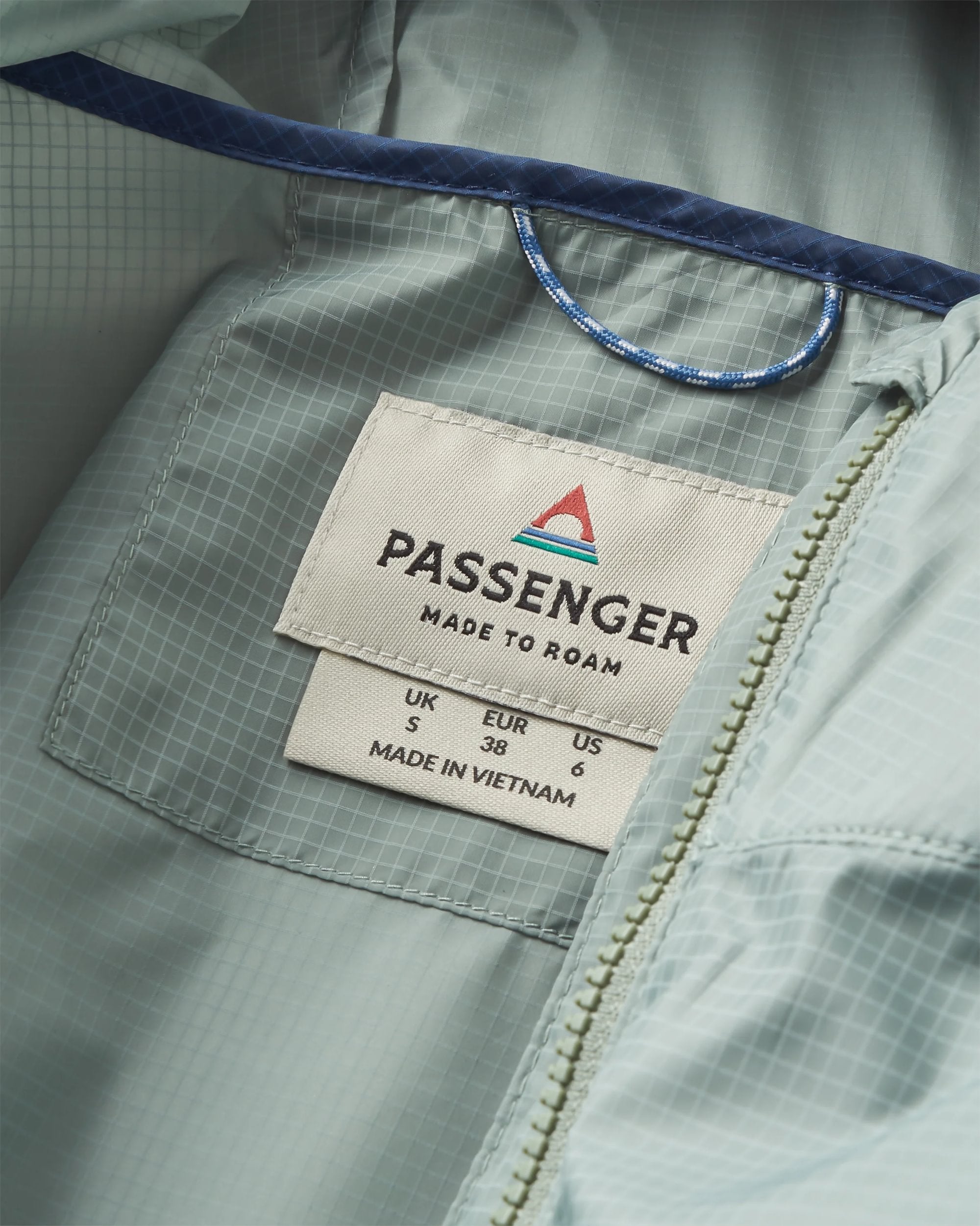 Viento Recycled Windshell Jacket - Pistachio/Dark Denim - Flatlay