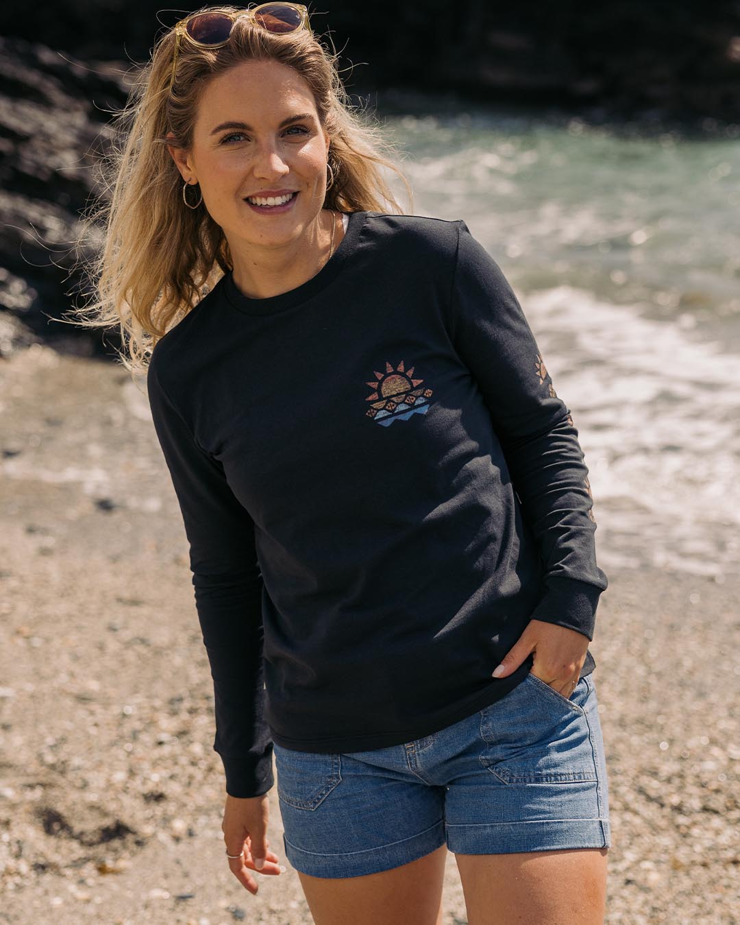 Sunray LS T-Shirt - Black - Lifestyle