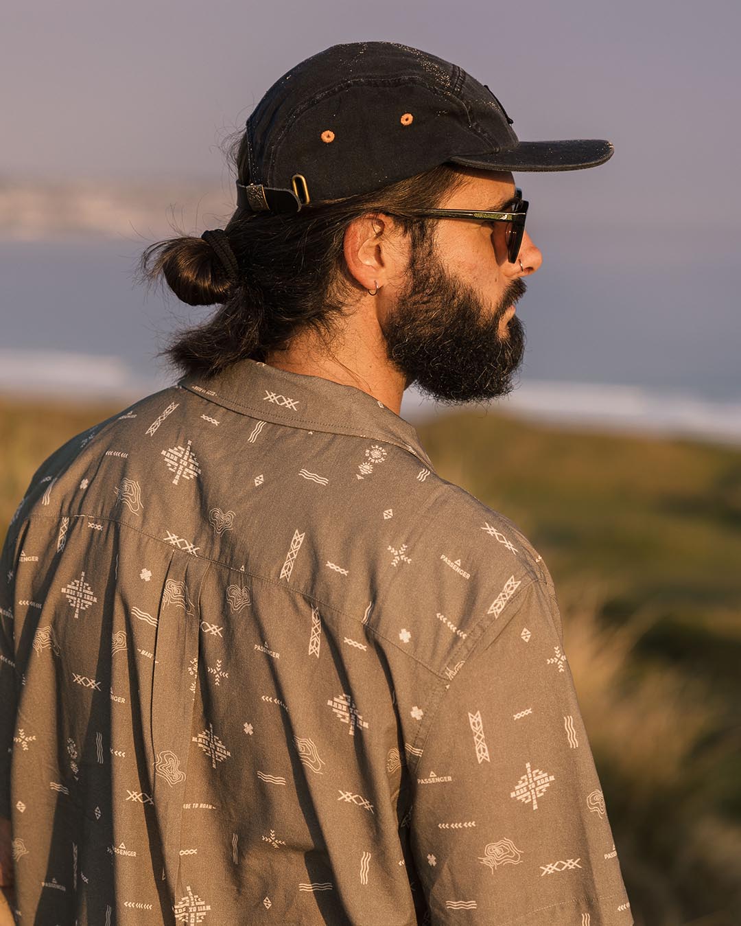 Cove Organic Cotton Short Sleeve Shirt - Olive Made To Roam - Lifestyle