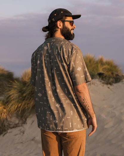 Cove Organic Cotton Short Sleeve Shirt - Olive Made To Roam - Lifestyle