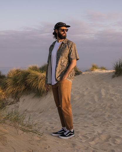 Cove Organic Cotton Short Sleeve Shirt - Olive Made To Roam - Lifestyle