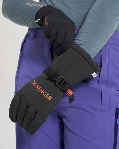 Snowscape Recycled Insulated Gloves - Black - Studio Model - Female