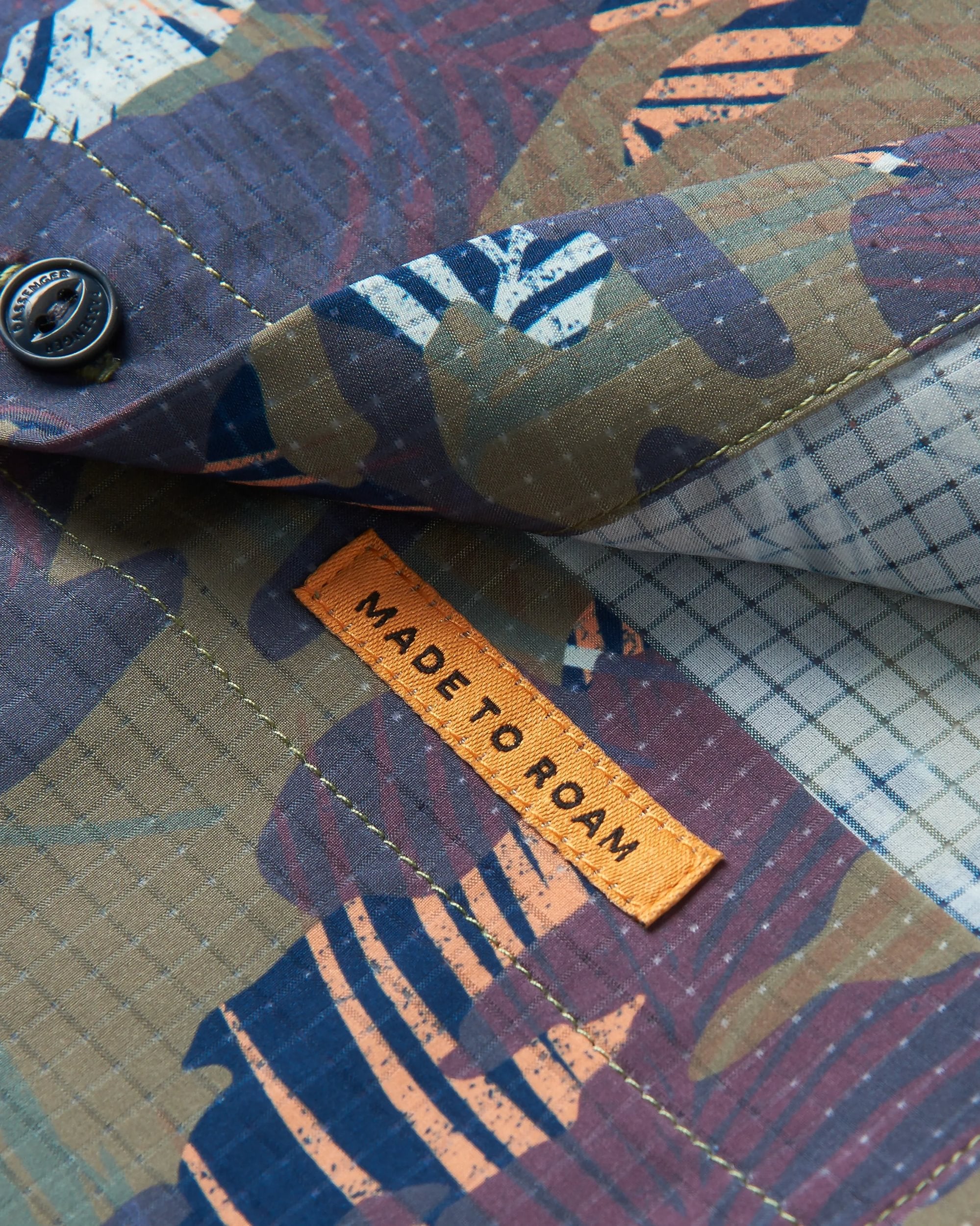 365 Recycled Active Shirt - Palm Camo Apricot - Flatlay