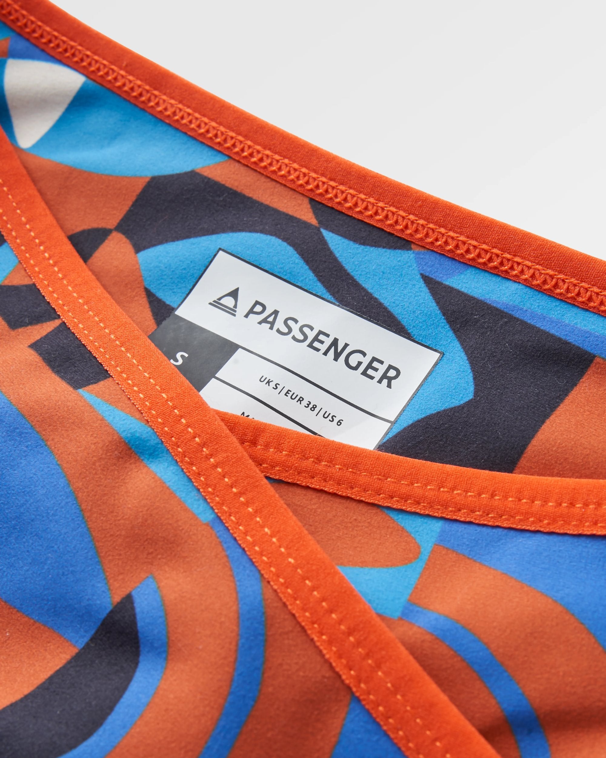 Mantra Recycled Active Legging - Mountain Foliage Blue - Flatlay