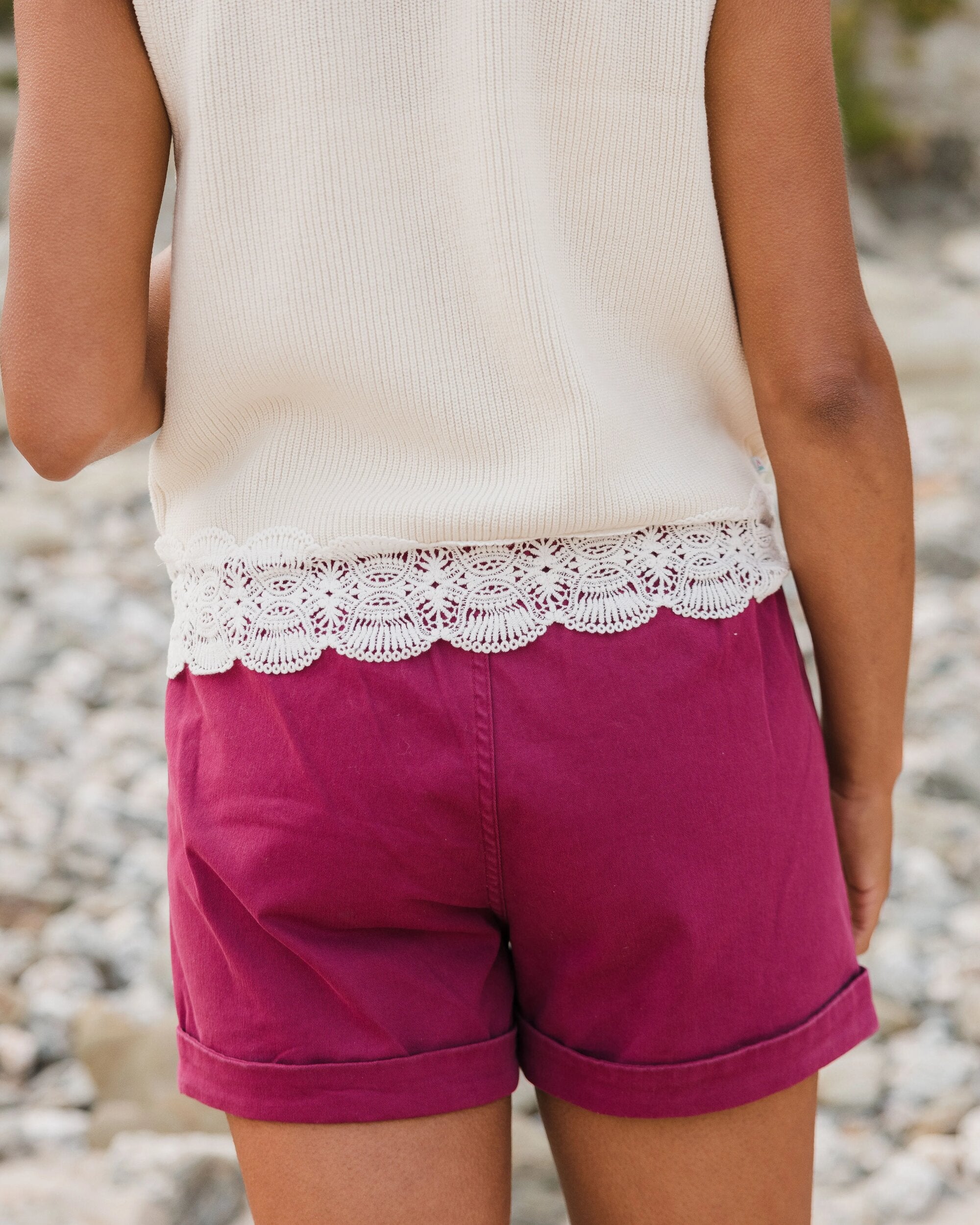 Carriso Organic Cotton Short - Cranberry - Lifestyle