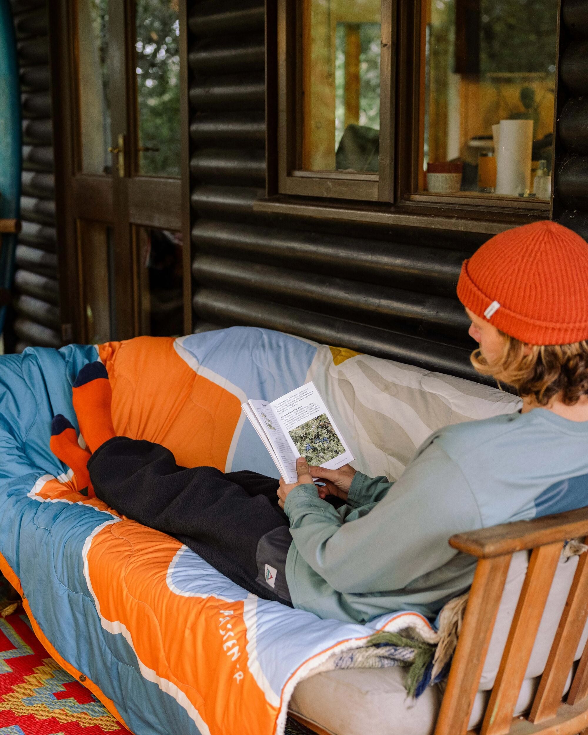 Offgrid Recycled Sherpa Fleece Jogger - Black - Lifestyle