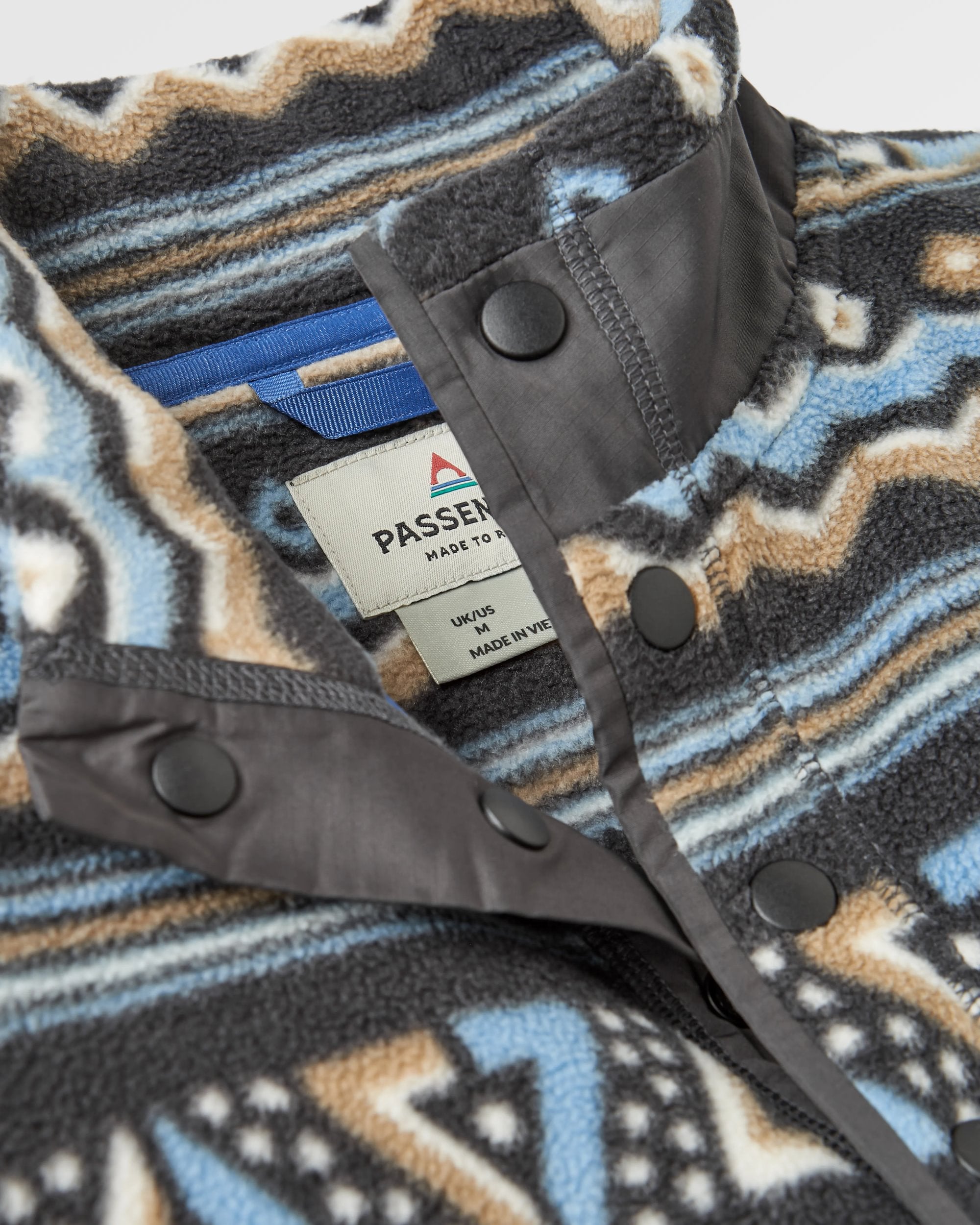 Take It Easy Polar Fleece - Geo Stripe Faded Black  - Flatlay