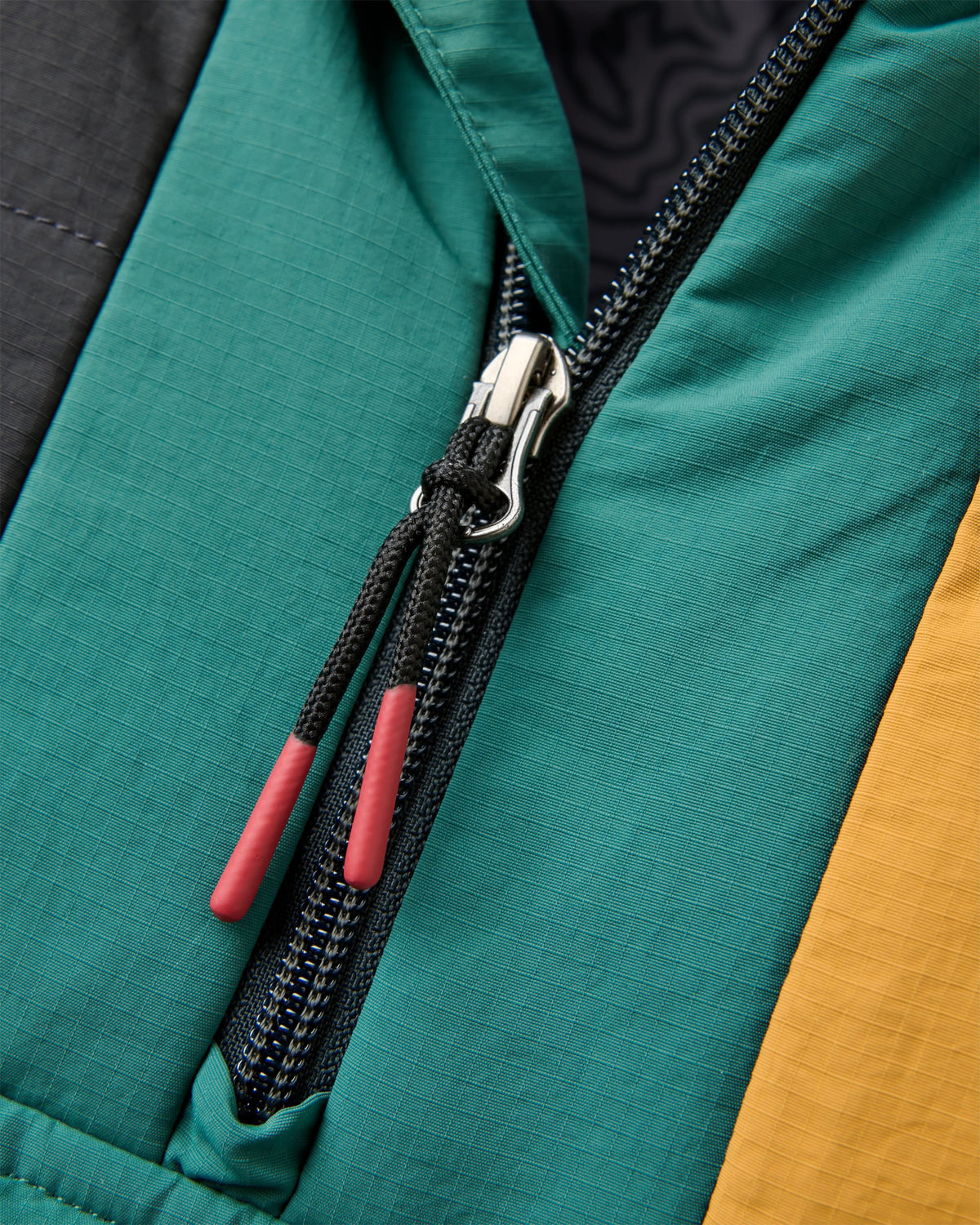 Oceanic Insulated Anorak - Faded Black/Deep Ocean - Flatlay