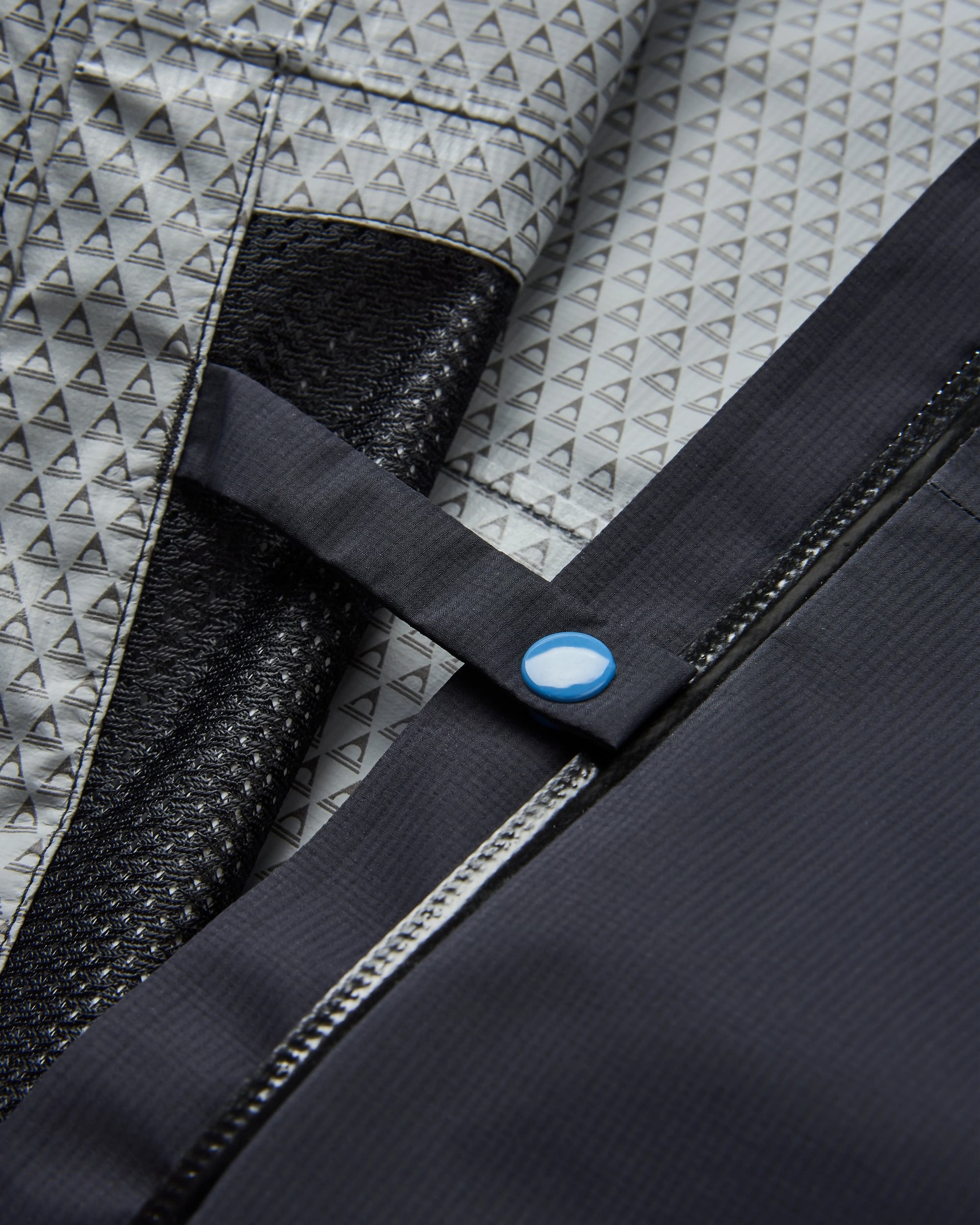 Trailscape Light Men's Recycled Waterproof Jacket - Black - Flatlay