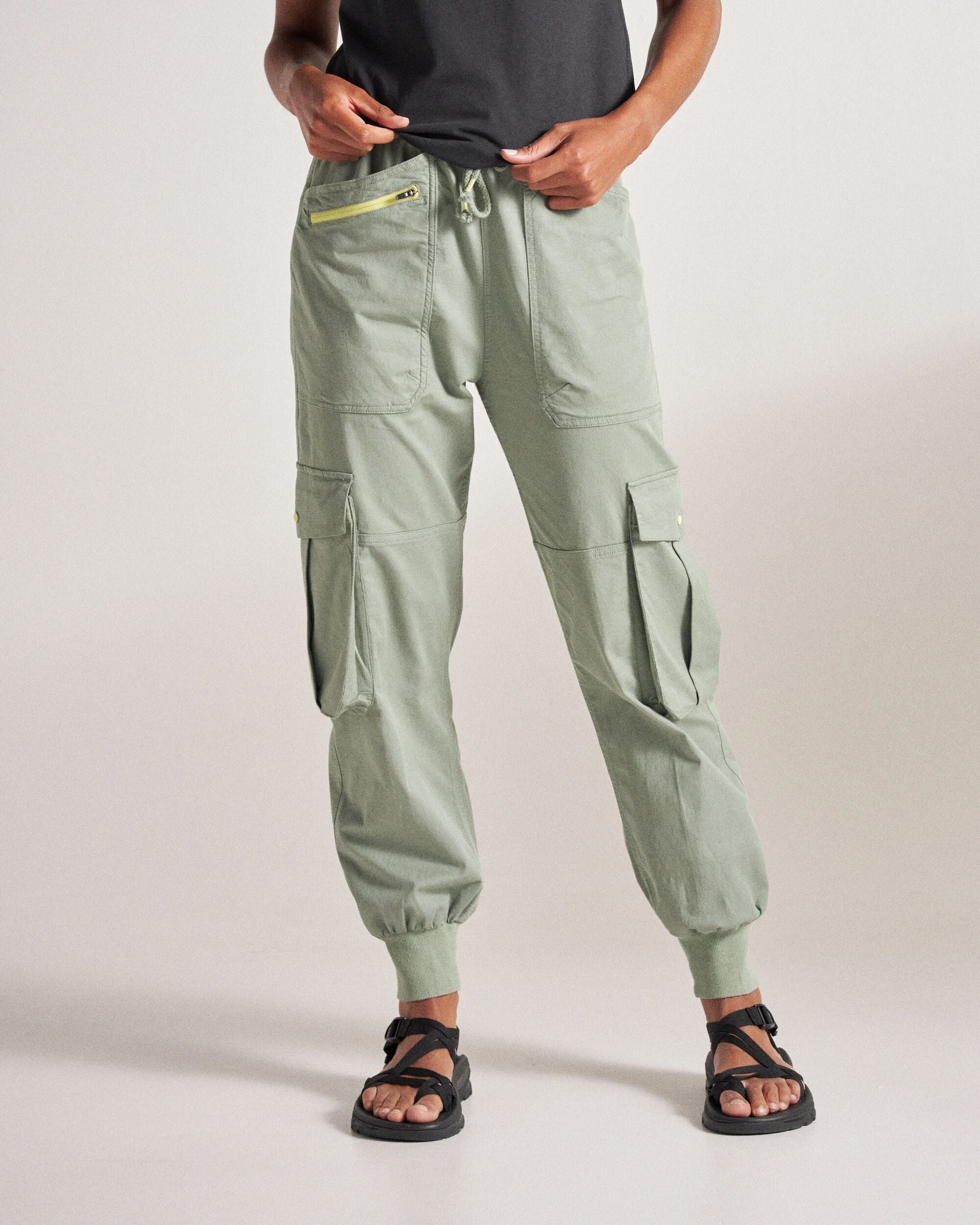 Hydrilla Organic Cotton Trouser - Pistachio - Studio Model