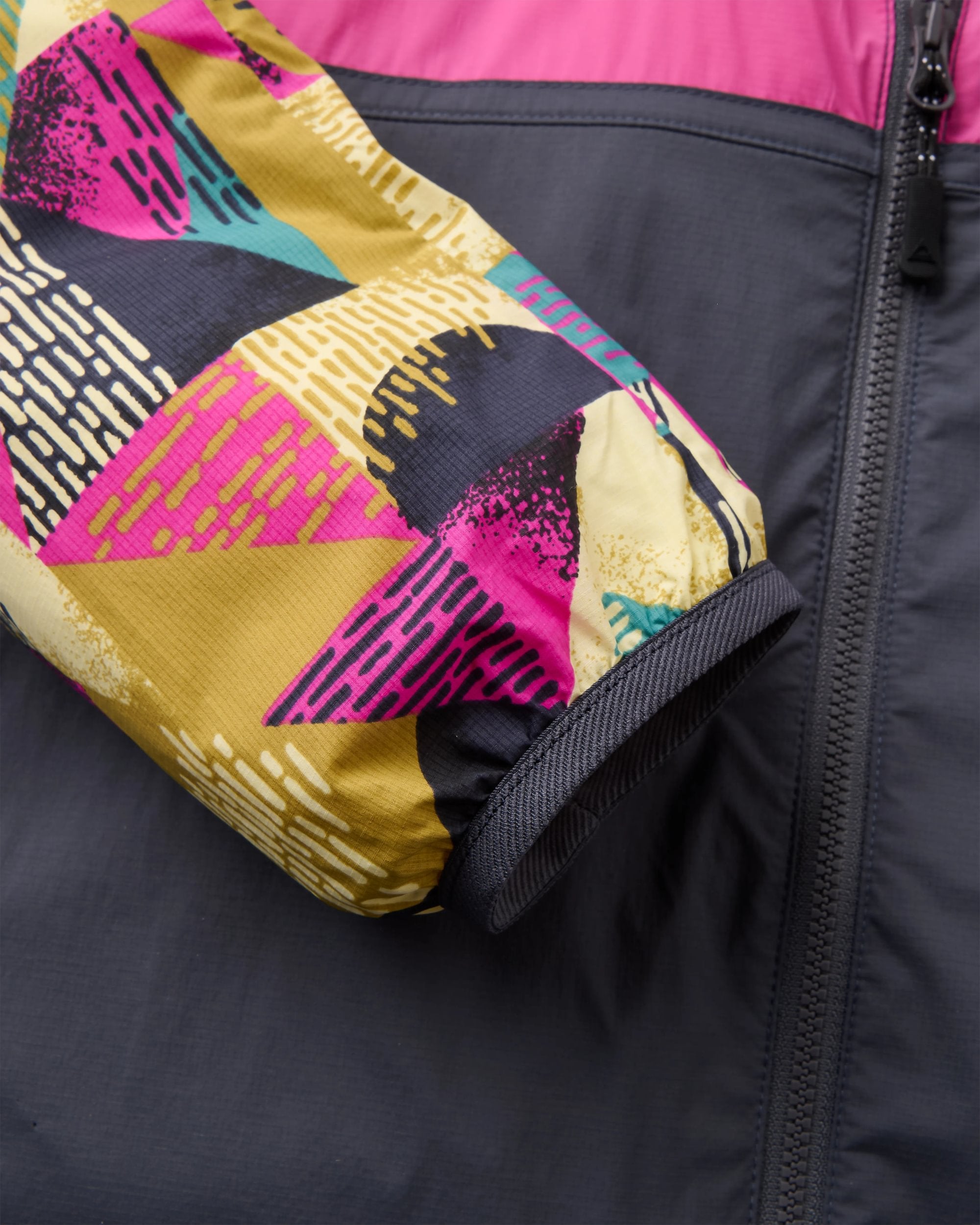 Viento Windshell Jacket - Mosaic Mountain Charcoal - Flatlay