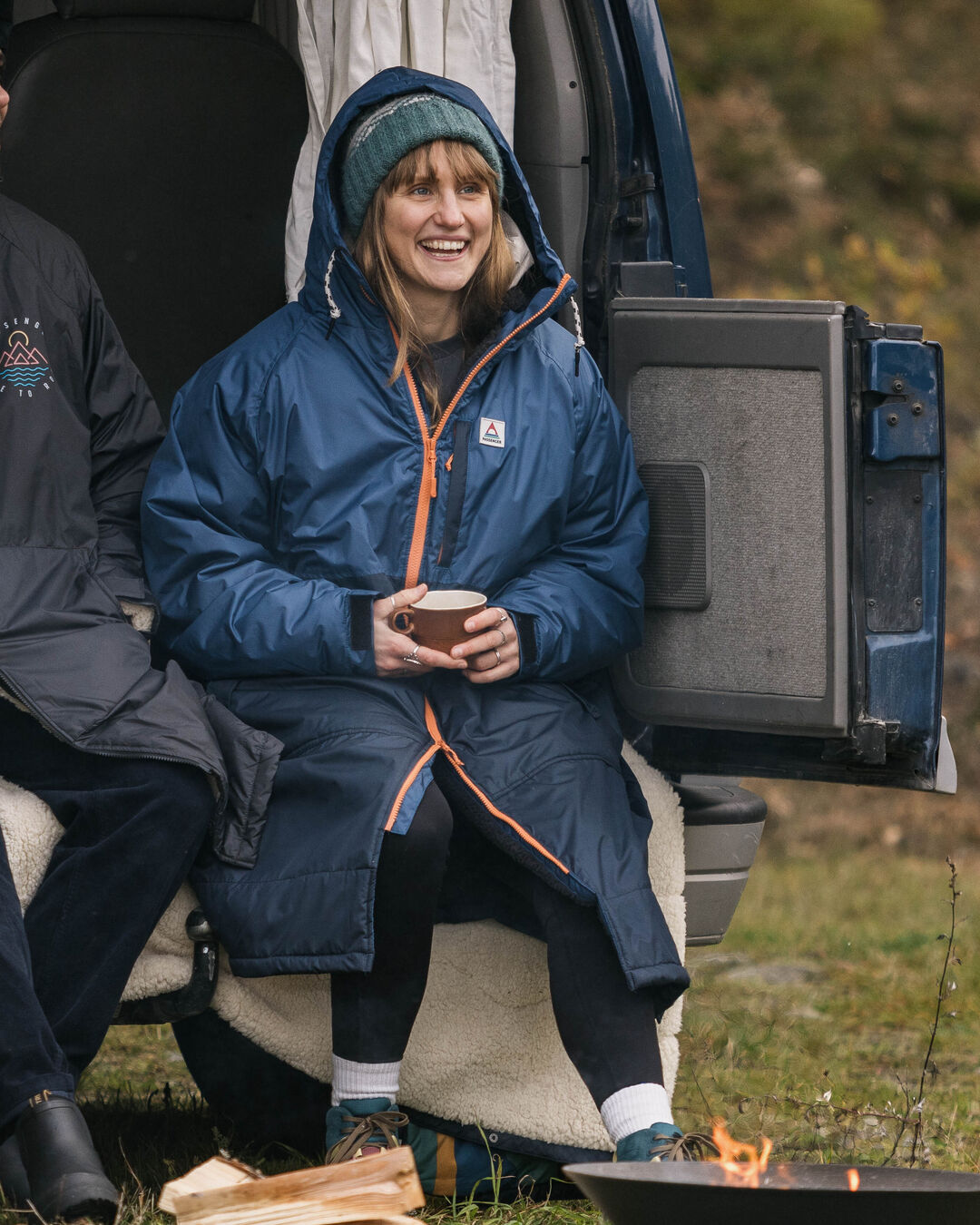 Womens_Waves Recycled Sherpa-Lined Changing Robe - Dark Denim/ Deep Navy