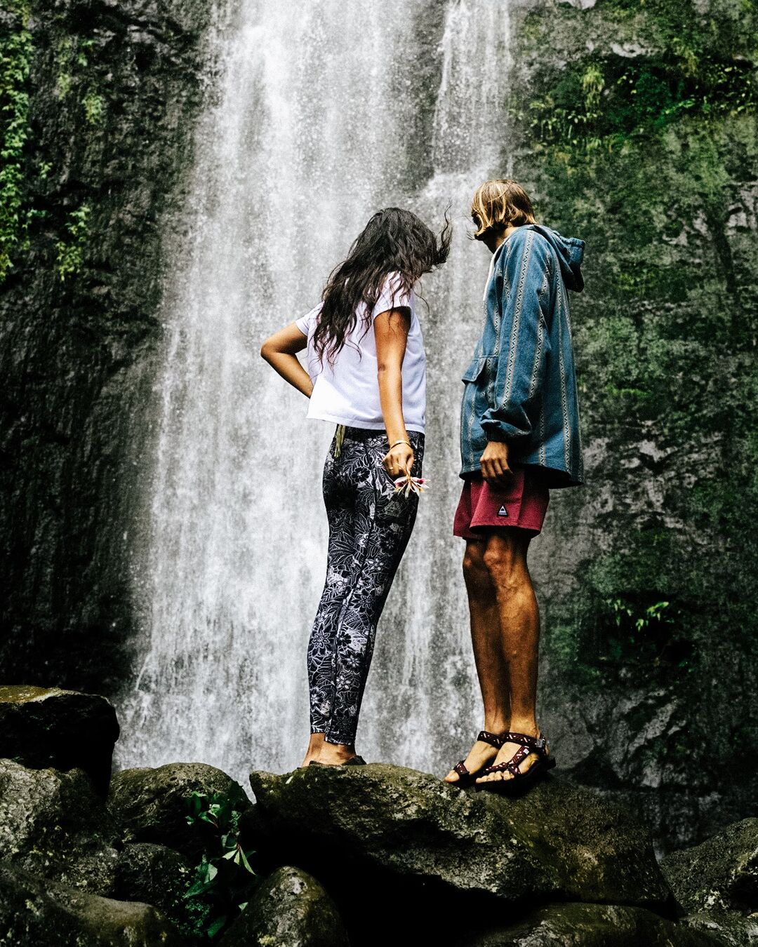 Fresh Air Leggings - Black Floral - Lifestyle