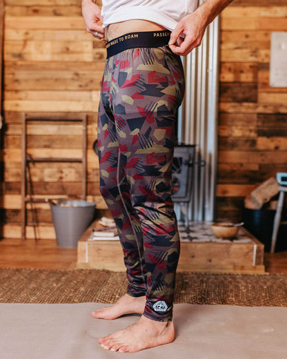Venture Base Layer Legging - Charcoal Camo Pattern - Lifestyle