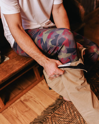 Venture Base Layer Legging - Charcoal Camo Pattern - Lifestyle